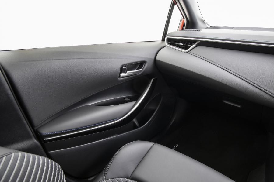 Детали интерьера Toyota Corolla Sedan 2020 года  (ZA) (фото 33 из 40)